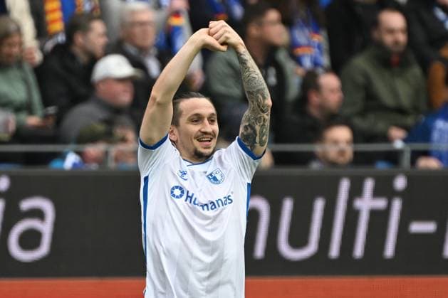 22.02.2025, xjhx, Fussball 2.Bundesliga, Karlsruher SC - 1.FC Magdeburg v.l. Torjubel nach dem Tor zum celebrating the goal celebrate 0:1 durch Baris Atik (1.FC Magdeburg) (DFL DFB REGULATIONS PROHIBIT ANY USE OF PHOTOGRAPHS as IMAGE SEQUENCES and or QUASI-VIDEO) Karlsruhe