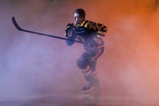 Sport Themen der Woche KW08 Sport Bilder des Tages 250222 Skellefteas Michael Brandsegg-Nygard under ishockeymatchen i SHL mellan Skelleftea och Rögle den 22 februari 2025 i Skelleftea. *** 250222 Skellefteas Michael Brandsegg Nygard during the SHL ice hockey match between Skelleftea and Rögle on February 22, 2025 in Skelleftea  Copyright: OLAxWESTERBERG BB250222OW027