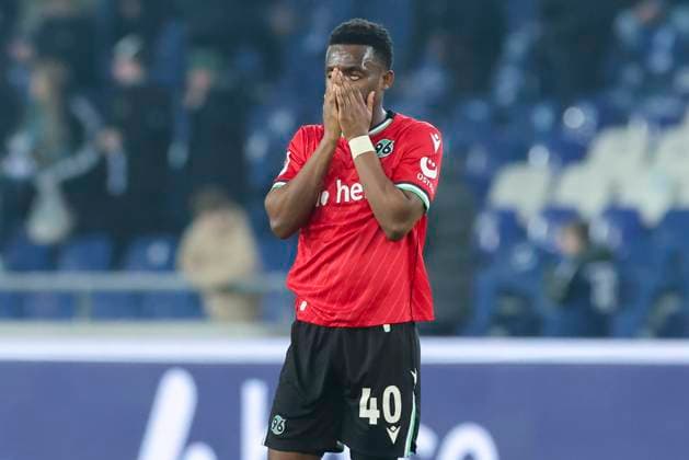 Rabbi Matondo (Hannover 96) schaut enttaeuscht, 2. Bundesliga, Hannover 96 vs SC Paderborn 07, Heinz von Heiden Arena am 22. February 2025 in Hannover, Deutschland. (Foto von Marco Steinbrenner DeFodi Images) Rabbi Matondo (Hannover 96) looks dejected, 2. Bundesliga, Hannover 96 vs SC Paderborn 07, Heinz von Heiden Arena, February 22, 2025 in Hanover, Germany. (Photo by Marco Steinbrenner DeFodi Images) DFB DFL REGULATIONS PROHIBIT ANY USE OF PHOTOGRAPHS AS IMAGE SEQUENCES AND OR QUASI-VIDEO.