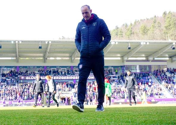 Trainer Heiko Herrlich (Unterhaching) Fußball 3.Liga 2024 25 FC Erzgebirge Aue - SpVgg Unterhaching 1:0 am 22.2.2025 Erzgebirge Aue - SpVgg Unterhaching