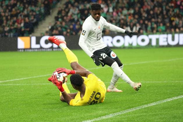 Ligue 1 : Saint-Etienne vs Angers Thierry LARRET MAXPPP. Football. Ligue 1 Mc Donald s. Association Sportive Saint-Etienne vs Angers. Stade Geoffroy Guichard, Saint-Etienne (42) le 22 fevrier 2025. Yahia FOFANA (ANG) SAINT-ETIENNE (42) STADE STADE GEOFRROY-GUICHARD LOIRE AUVERGNE RHONE-ALPES FRANCE  Copyright: xThierryxLARRET MAXPPPxThierryxLARRETx TL_20250222_2032 0804625727st