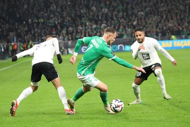 Ligue 1 : Saint-Etienne vs Angers Thierry LARRET MAXPPP. Football. Ligue 1 Mc Donald s. Association Sportive Saint-Etienne vs Angers. Stade Geoffroy Guichard, Saint-Etienne (42) le 22 fevrier 2025. Irvin CARDONA (ASSE) SAINT-ETIENNE (42) STADE STADE GEOFRROY-GUICHARD LOIRE AUVERGNE RHONE-ALPES FRANCE  Copyright: xThierryxLARRET MAXPPPxThierryxLARRETx TL_20250222_2038 0804625783st