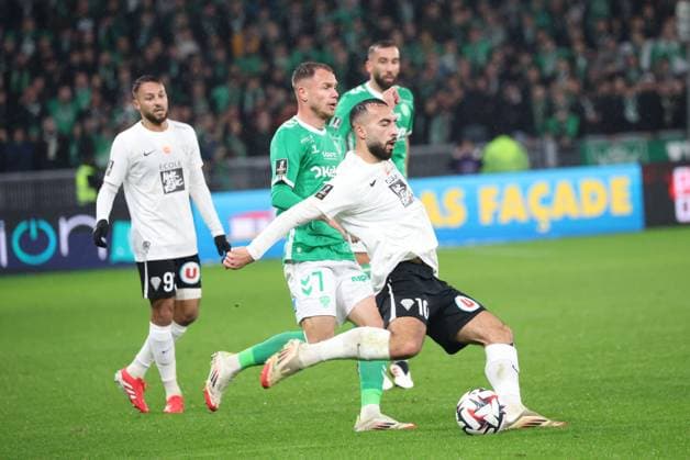 Ligue 1 : Saint-Etienne vs Angers Thierry LARRET MAXPPP. Football. Ligue 1 Mc Donald s. Association Sportive Saint-Etienne vs Angers. Stade Geoffroy Guichard, Saint-Etienne (42) le 22 fevrier 2025. Himad ABDELLI (ANG) SAINT-ETIENNE (42) STADE STADE GEOFRROY-GUICHARD LOIRE AUVERGNE RHONE-ALPES FRANCE  Copyright: xThierryxLARRET MAXPPPxThierryxLARRETx TL_20250222_2042 0804625788st