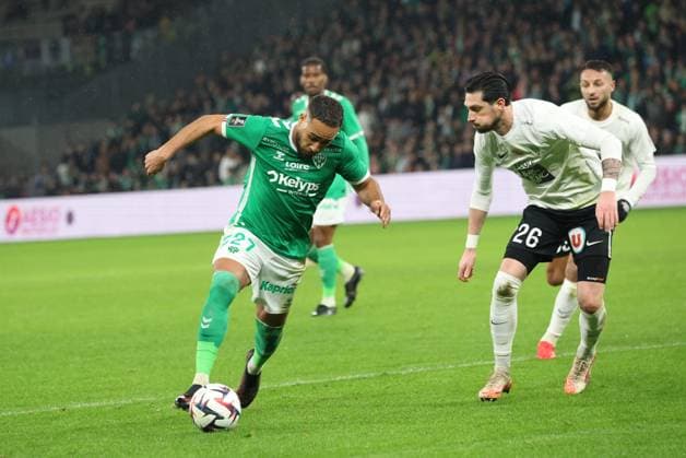 Ligue 1 : Saint-Etienne vs Angers Thierry LARRET MAXPPP. Football. Ligue 1 Mc Donald s. Association Sportive Saint-Etienne vs Angers. Stade Geoffroy Guichard, Saint-Etienne (42) le 22 fevrier 2025. Yvann MACON (ASSE) SAINT-ETIENNE (42) STADE STADE GEOFRROY-GUICHARD LOIRE AUVERGNE RHONE-ALPES FRANCE  Copyright: xThierryxLARRET MAXPPPxThierryxLARRETx TL_20250222_2053 0804625798st