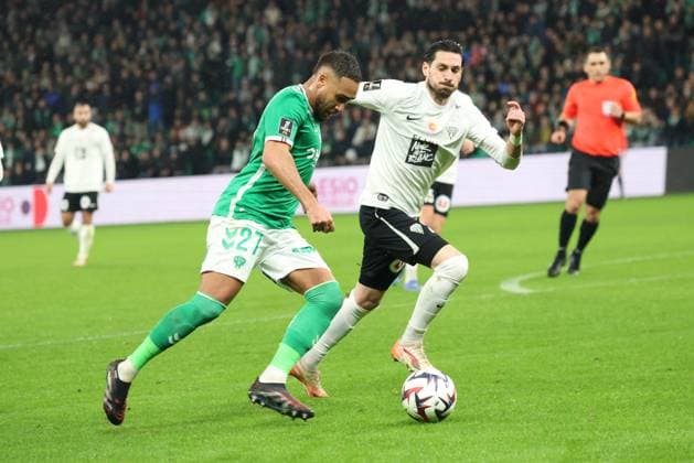 Ligue 1 : Saint-Etienne vs Angers Thierry LARRET MAXPPP. Football. Ligue 1 Mc Donald s. Association Sportive Saint-Etienne vs Angers. Stade Geoffroy Guichard, Saint-Etienne (42) le 22 fevrier 2025. Yvann MACON (ASSE) SAINT-ETIENNE (42) STADE STADE GEOFRROY-GUICHARD LOIRE AUVERGNE RHONE-ALPES FRANCE  Copyright: xThierryxLARRET MAXPPPxThierryxLARRETx TL_20250222_2052 0804625813st