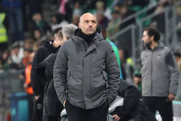 Ligue 1 : Saint-Etienne vs Angers Thierry LARRET MAXPPP. Football. Ligue 1 Mc Donald s. Association Sportive Saint-Etienne vs Angers. Stade Geoffroy Guichard, Saint-Etienne (42) le 22 fevrier 2025. Alexandre DUJEUX coach Angers SAINT-ETIENNE (42) STADE STADE GEOFRROY-GUICHARD LOIRE AUVERGNE RHONE-ALPES FRANCE  Copyright: xThierryxLARRET MAXPPPxThierryxLARRETx TL_20250222_0038 0804638068st