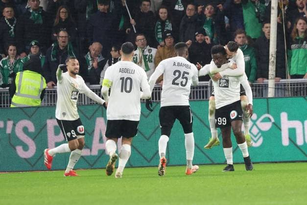 Ligue 1 : Saint-Etienne vs Angers Thierry LARRET MAXPPP. Football. Ligue 1 Mc Donald s. Association Sportive Saint-Etienne vs Angers. Stade Geoffroy Guichard, Saint-Etienne (42) le 22 fevrier 2025. JOIE BUT ANGERS SAINT-ETIENNE (42) STADE STADE GEOFRROY-GUICHARD LOIRE AUVERGNE RHONE-ALPES FRANCE  Copyright: xThierryxLARRET MAXPPPxThierryxLARRETx TL_20250222_0046 0804638106st