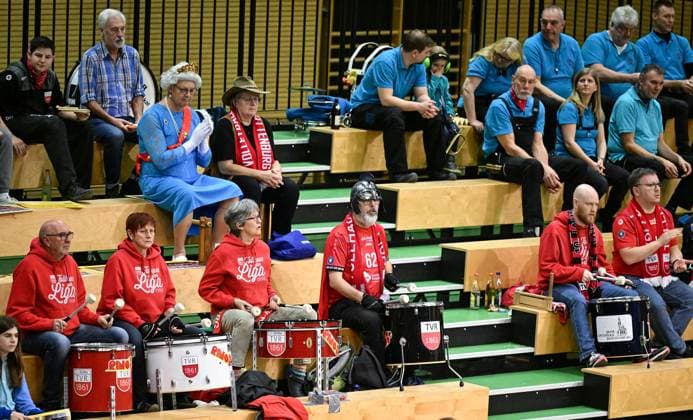 Volleyball 2. Bundesliga Saison 2024 2025 22.02.2024 TV Rottenburg - SV Schwaig TV Rottenburg Trommler und Fans