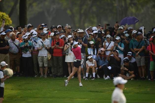 LPGA, Golf Damen Thailand 2025 Jeeno Thitikul of Thailand plays her approach shot during round 4 of the Honda LPGA Thailand 2025 at Siam Country Club Old Course in Pattaya, Chonburi, Thailand, on February 23, 2025. Pattaya Chonburi Thailand  Copyright: xVachiraxVachirax originalFilename:kalong-lpgathai250223_npjgo.jpg