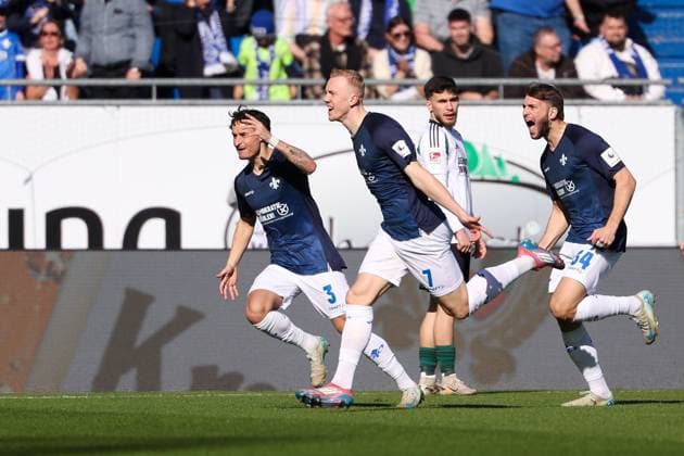 2025.02.23 xJFAx 2.Bundesliga 2024 25 23.Spieltag SV Darmstadt 98 - FC Schalke 04 v.l., Guillermo Bueno Lopez (SV Darmstadt 98), Isac Alexi Sivert Lidberg (SV Darmstadt 98), Kilian Julian Corredor (SV Darmstadt 98) Torjubel, Goal celebration, celebrate the goal zum 1:0 (DFL DFB REGULATIONS PROHIBIT ANY USE OF PHOTOGRAPHS as IMAGE SEQUENCES and or QUASI-VIDEO)