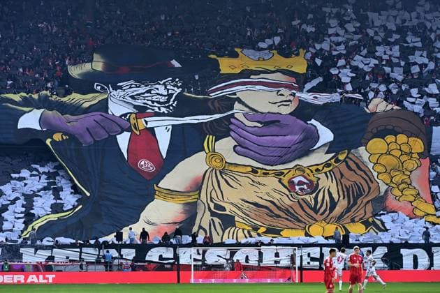 Fans 1. FC Köln machen eine Choreographie waehrend des Spiels der 2. Bundesliga zwischen dem 1. FC Köln und Fortuna Düsseldorf im RheinEnergieStadion am 23. February 2025 in Köln, Deutschland. (Foto von Ralf Treese DeFodi Images) +++ Fans 1. FC Köln doing a choreography during the 2. Bundesliga match between 1. FC Köln and Fortuna Düsseldorf at RheinEnergieStadion on February 23, 2025 in Cologne, Germany. (Photo by Ralf Treese DeFodi Images) DFB DFL REGULATIONS PROHIBIT ANY USE OF PHOTOGRAPHS AS IMAGE SEQUENCES AND OR QUASI-VIDEO. (Photo by Ralf Treese DeFodi Images)