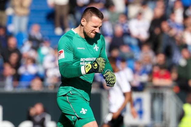 2025.02.23 xJFAx 2.Bundesliga 2024 25 23.Spieltag SV Darmstadt 98 - FC Schalke 04 v.l., Goalkeeper, Torwart Marcel Schuhen (SV Darmstadt 98) Torjubel, Goal celebration, celebrate the goal (DFL DFB REGULATIONS PROHIBIT ANY USE OF PHOTOGRAPHS as IMAGE SEQUENCES and or QUASI-VIDEO)