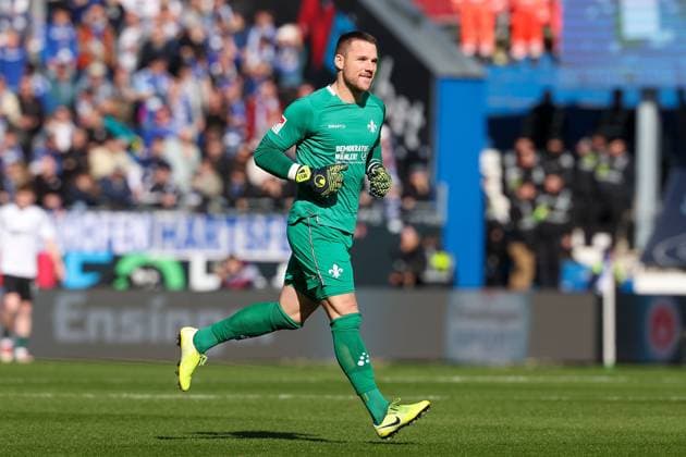 2025.02.23 xJFAx 2.Bundesliga 2024 25 23.Spieltag SV Darmstadt 98 - FC Schalke 04 v.l., Goalkeeper, Torwart Marcel Schuhen (SV Darmstadt 98) Torjubel, Goal celebration, celebrate the goal (DFL DFB REGULATIONS PROHIBIT ANY USE OF PHOTOGRAPHS as IMAGE SEQUENCES and or QUASI-VIDEO)