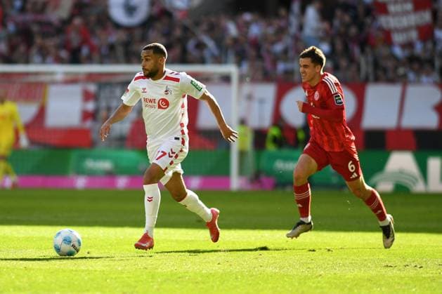 Linton Maina (1. FC Koeln) und Giovanni Haag (Fortuna Duesseldorf) im Zweikampf waehrend des Spiels der 2. Bundesliga zwischen dem 1. FC Köln und Fortuna Düsseldorf im RheinEnergieStadion am 23. February 2025 in Köln, Deutschland. (Foto von Ralf Treese DeFodi Images) +++ Linton Maina (1. FC Koeln) und Giovanni Haag (Fortuna Duesseldorf) battle for the ball during the 2. Bundesliga match between 1. FC Köln and Fortuna Düsseldorf at RheinEnergieStadion on February 23, 2025 in Cologne, Germany. (Photo by Ralf Treese DeFodi Images) DFB DFL REGULATIONS PROHIBIT ANY USE OF PHOTOGRAPHS AS IMAGE SEQUENCES AND OR QUASI-VIDEO. (Photo by Ralf Treese DeFodi Images)