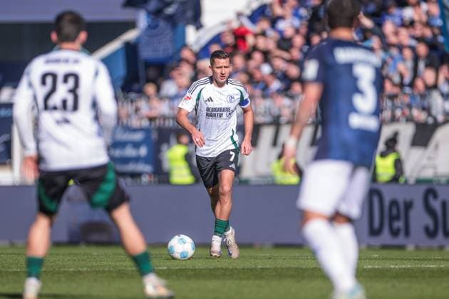 23.02.2025, Fussball, Saison 2024 2025, 2. Bundesliga, 23. Spieltag, SV Darmstadt 98 - FC Schalke 04, Paul Seguin (FC Schalke 04) Darmstadt Böllenfalltor Hessen Deutschland xRHR-FOTO YYx
