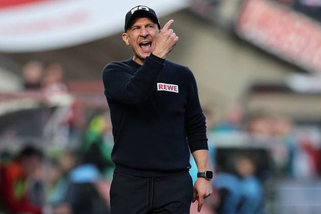 GER, 2.FBL, 1. FC Koeln vs. Fortuna Duesseldorf 23.02.2025, Rheinenergie Stadion, Koeln, GER, 2.FBL, 1. FC Koeln vs. Fortuna Duesseldorf , im Bild: Gerhard Struber Chefrainer, Headcoach (1.FC Koeln), regt sich heftig auf, Gestik, Mimik, Emotionen, unzufrieden enttaeuscht niedergeschlagen, *** GER, 2 FBL, 1 FC Koeln vs Fortuna Duesseldorf 23 02 2025, Rheinenergie Stadion, Koeln, GER, 2 FBL, 1 FC Koeln vs Fortuna Duesseldorf , in the picture Gerhard Struber head coach, head coach 1 FC Koeln , gets very upset, gestures, facial expressions, emotions, dissatisfied disappointed dejected, nordphotoxGmbHx xMeuter nph00351