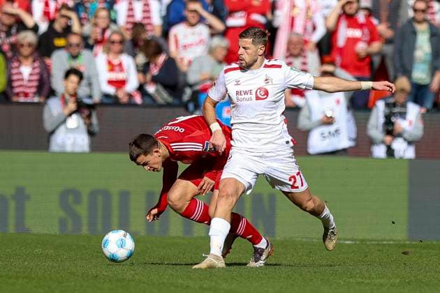 Köln, Deutschland, 23.02.25: Giovanni Antoine Haag (Fortuna Düsseldorf) und Imad Rondic (1. FC Köln) im Kampf um den Ball waehrend des Spiels der 2. Bundesliga zwischen 1. FC Köln vs Fortuna Düsseldorf im RheinEnergieStadion Köln RheinEnergieStadion North Rhine-Westphalia Germany
