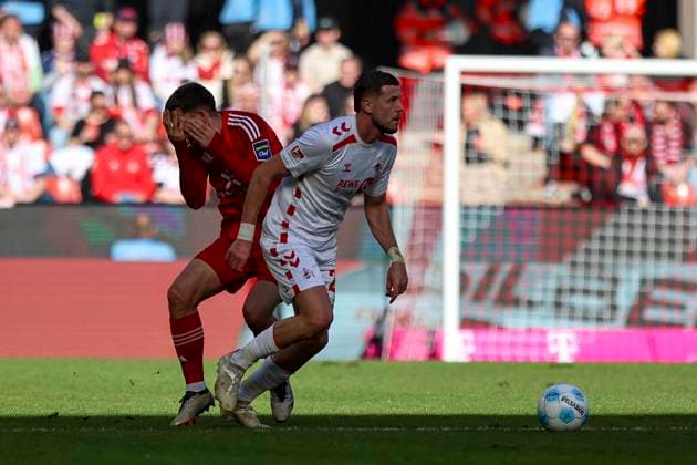 Köln, Deutschland, 23.02.25: Imad Rondic (1. FC Köln) und Giovanni Antoine Haag (Fortuna Düsseldorf) im Kampf um den Ball waehrend des Spiels der 2. Bundesliga zwischen 1. FC Köln vs Fortuna Düsseldorf im RheinEnergieStadion Köln RheinEnergieStadion North Rhine-Westphalia Germany