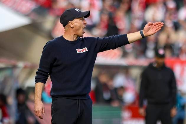 Köln, Deutschland, 23.02.25: Trainer Gerhardt Struber (1. FC Köln) gestikuliert, Gestik waehrend des Spiels der 2. Bundesliga zwischen 1. FC Köln vs Fortuna Düsseldorf im RheinEnergieStadion Köln RheinEnergieStadion North Rhine-Westphalia Germany