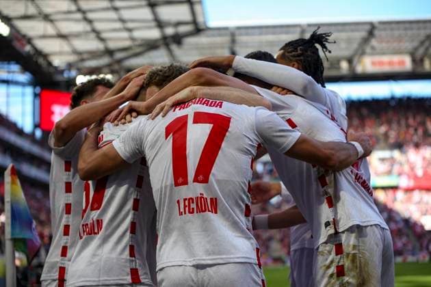 Köln, Deutschland, 23.02.25: Florian Kainz (1. FC Köln) Torjubel, jubelt mit seiner Mannschaft nach dem Treffer zum 1:0 waehrend des Spiels der 2. Bundesliga zwischen 1. FC Köln vs Fortuna Düsseldorf im RheinEnergieStadion Köln RheinEnergieStadion North Rhine-Westphalia Germany