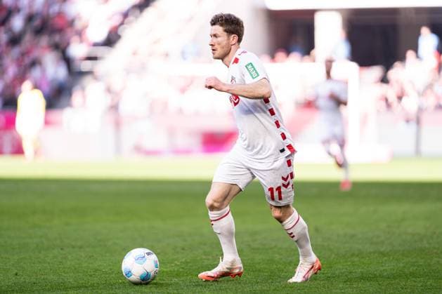 GER, 2. FBL, 1. FC Köln Koeln vs Fortuna Düsseldorf Duesseldorf 23.02.2025, Rheinenergie Stadion, Köln, GER, 2. FBL, 1. FC Köln Koeln vs Fortuna Düsseldorf Duesseldorf Im Bild: Florian Kainz (1. FC Köln Koeln, 11) Einzelaktion; Ganzkörper Ganzkoerper ; Ball am Fuss;
