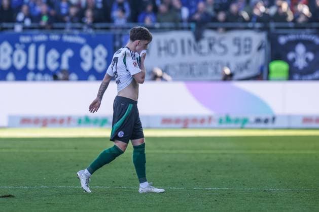 23.02.2025, Fussball, Saison 2024 2025, 2. Bundesliga, 23. Spieltag, SV Darmstadt 98 - FC Schalke 04, Max Grüger (FC Schalke 04) Darmstadt Böllenfalltor Hessen Deutschland xRHR-FOTO YYx