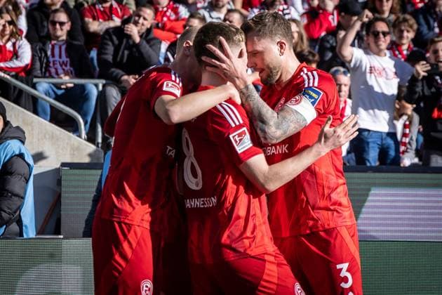 2. Fußball Bundesliga: 1. FC Köln - Fortuna Düsseldorf, 23.02.2025 Elfmeter verwandelt und Jubel zum 1:1 durch Isak Bergmann Johannesson (Fortuna Düsseldorf, 8); Köln, 23.02.2025 - 1. FC Köln - Fortuna Düsseldorf 23. Spieltag der 2. Fussball-Bundesliga: , 1. FC Köln - Fortuna Düsseldorf in der Rhein-Energie-Stadion in Köln. DFL REGULATIONS PROHIBIT ANY USE OF PHOTOGRAPHS AS IMAGE SEQUENCES AND OR QUASI-VIDEO.