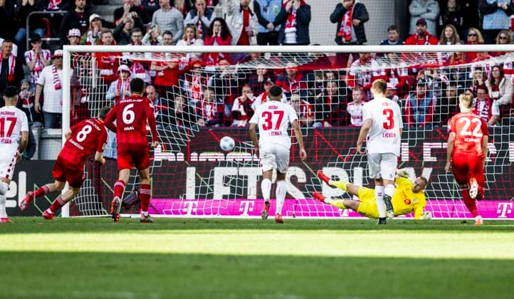 Köln, RheinEnergieStadion, 23.02.2025: Johannesson Isak Bergmann of Duesseldorf shots per penalty the 1:1 goal during the 2.Bundesliga match 1.FC Koeln vs. Fortuna Duesseldorf.