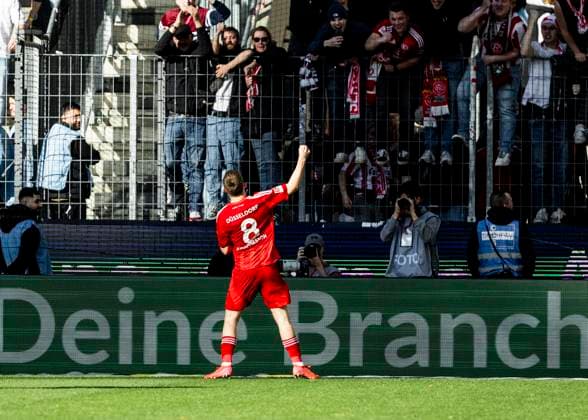 Köln, RheinEnergieStadion, 23.02.2025: Johannesson Isak Bergmann of Duesseldorf celebrates scoring the 1:1 goal during the 2.Bundesliga match 1.FC Koeln vs. Fortuna Duesseldorf.