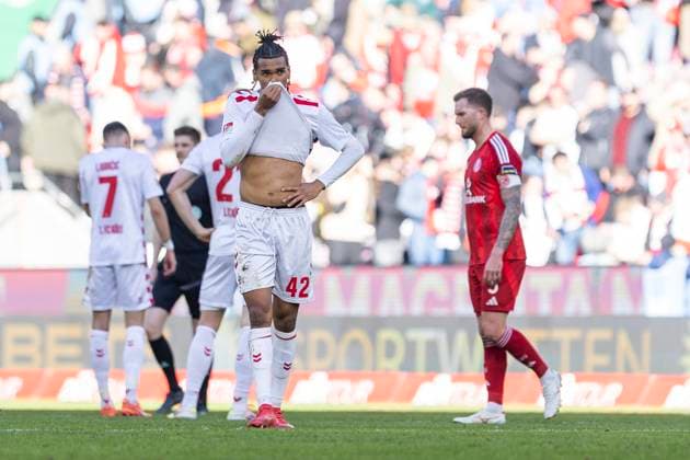 2. Fußball Bundesliga: 1. FC Köln - Fortuna Düsseldorf, 23.02.2025 Damion Downs (1. FC Köln, 42) hadert mit dem Unentschieden. 2. Fußball Bundesliga, 1. FC Köln - Fortuna Düsseldorf, 23. Spieltag, am 23.02.2025, RheinEnergie-Stadion, Köln. DFL regulations prohibit any use of photographs as image sequences and or quasi-video