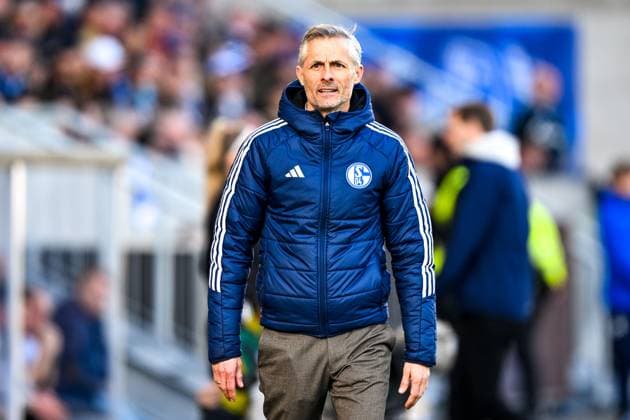 Kees van Wonderen (FC Schalke 04, Trainer), GER, SV Darmstadt 98 vs. FC Schalke 04, Fussball, 23. Spieltag, Saison 2024 2025, 23.02.2025. DFL REGULATIONS PROHIBIT ANY USE OF PHOTOGRAPHS as IMAGE SEQUENCES and or QUASI-VIDEO. GER, SV Darmstadt 98 vs. FC Schalke 04, Fussball, 23. Spieltag, Saison 2024 2025, 23.02.2025. Darmstadt