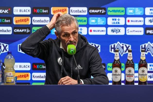 Sport Bilder des Tages 23.02.2025, Fussball, Saison 2024 2025, 2. Bundesliga, 23. Spieltag, SV Darmstadt 98 - FC Schalke 04, Cheftrainer Kees van Wonderen (FC Schalke 04) Darmstadt Böllenfalltor Hessen Deutschland xRHR-FOTO YYx