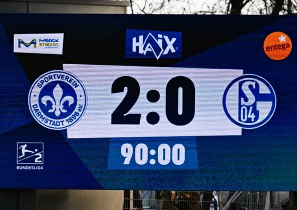 23.02.2025, xsltx, Fussball 2.Bundesliga, SV Darmstadt 98 - FC Schalke 04 v.l. Endstand in Darmstadt (DFL DFB REGULATIONS PROHIBIT ANY USE OF PHOTOGRAPHS as IMAGE SEQUENCES and or QUASI-VIDEO)