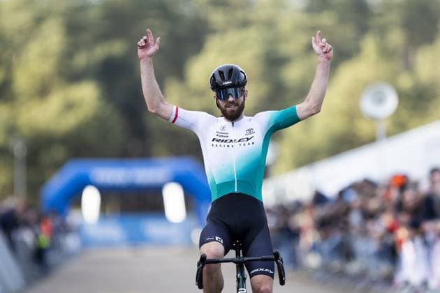 Dutch Joris Nieuwenhuis celebrates after winning the men s elite race at the Sluitingsprijs Oostmalle cyclocross race, Sunday 23 February 2025, in Oostmalle, the last race of the 2024-2025 cyclocross season. KRISTOFxVANxACCOM  x113100334x