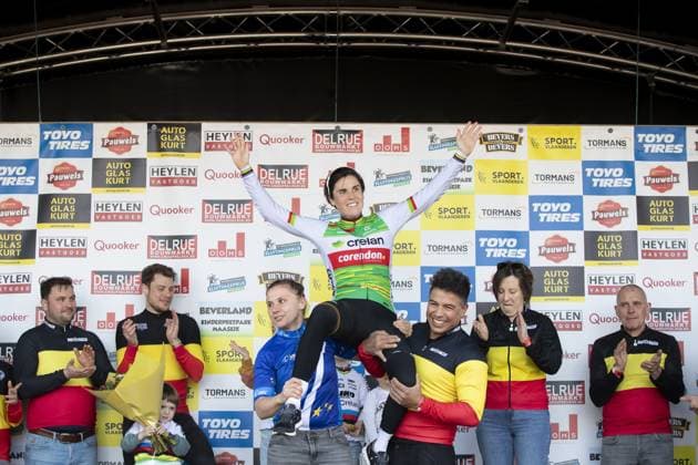 Belgian Sanne Cant pictured during a farewell celebration after the women s elite race at the Sluitingsprijs Oostmalle cyclocross race, Sunday 23 February 2025, in Oostmalle, the last race of the 2024-2025 cyclocross season. KRISTOFxVANxACCOM  x113101613x