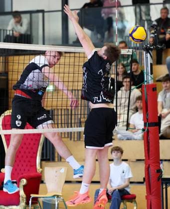 BAU 23.02.2025 Ludwigsburg Volleyball Barock Volleys Ludwigsburg vs. SSG Langen, v.l. Raphael Luca Noz (LB), Lukas Pfahlert (Langen)