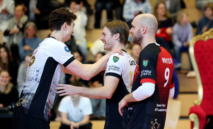 BAU 23.02.2025 Ludwigsburg Volleyball Barock Volleys Ludwigsburg vs. SSG Langen, v.l. Tim Köpli, Ryan Slater, Pascal Winter (LB) freuen sich