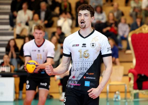 BAU 23.02.2025 Ludwigsburg Volleyball Barock Volleys Ludwigsburg vs. SSG Langen, Tim Köpfli (LB) jubelt und ballt die Faust