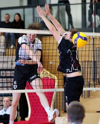 BAU 23.02.2025 Ludwigsburg Volleyball Barock Volleys Ludwigsburg vs. SSG Langen, v.l. Ben-Simon Bonin (LB), Lukas Pfahlert (Langen)