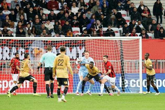 OGC Nice v Montpellier Herault SC - Ligue 1 McDonald s 2024 2025 04 Boubakar KOUYATE (mhsc) - 28 Baptiste SANTAMARIA (ogcn) - 01 Marcin BULKA (ogcn) during the Ligue 1 McDonald s match between Nice and Montpellier at Allianz Riviera on February 23, 2025 in Nice, France. Nice France  Copyright: xFEPx 776286729