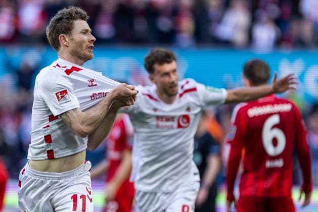 2. Fußball Bundesliga: 1. FC Köln - Fortuna Düsseldorf, 23.02.2025 Florian Kainz (1. FC Köln, 11) jubelt nach seinem Tor zur 1:0 Führung. 2. Fußball Bundesliga, 1. FC Köln - Fortuna Düsseldorf, 23. Spieltag, am 23.02.2025, RheinEnergie-Stadion, Köln. DFL regulations prohibit any use of photographs as image sequences and or quasi-video