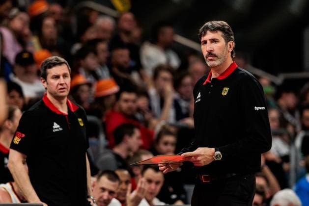 FIBA EuroBasket Qualifiers, Deutschland - Bulgarien; 23.02.2025 Alex Mumbru Murcia (Bundestrainer Deutschland) FIBA EuroBasket Qualifiers, Deutschland - Bulgarien, Bamberg, brose ARENA am 23.02.2025 Copyright: xBEAUTIFULxSPORTS Wunderlx