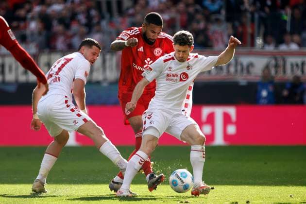 Köln, Deutschland, 2. Fussball Bundesliga Saison 2024 2025 23.Spieltag 1.FC Köln vs. Fortuna Düsseldorf 1-1 am 23. 02. 2025 in der Rhein Energie -Stadion in Köln Imad RONDIC (FC),Jamil SIEBERT (F 95) und Florian KAINZ (FC) v.li.n.re.-
