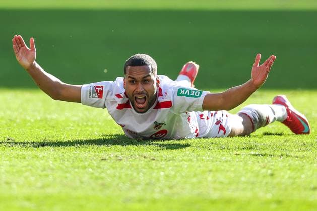 Sport Themen der Woche KW08 Sport Bilder des Tages 23.02.2025, Fußball, 1. FC Köln - Fortuna Düsseldorf, 2.. Fußball Bundesliga, 23. Spieltag, RheinEnergie-STADION, Saison 2024 2025: Linton Maina (FC Köln 37) liegt verärgert gestikulierend auf dem Spielfeld DFB regulations prohibit any use of photographs as image sequences and or quasi-video. Nordrhein-Westfalen Deutschland *** 23 02 2025, Football, 1 FC Köln Fortuna Düsseldorf, 2 Fußball Bundesliga, 23 Matchday, RheinEnergie STADION, Season 2024 2025 Linton Maina FC Köln 37 lies on the pitch gesticulating angrily DFB regulations prohibit any use of photographs as image sequences and or quasi video North Rhine-Westphalia Germany