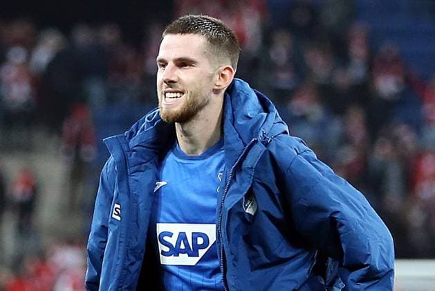 23.02.2025, xrekx, Fussball 1.Bundesliga, TSG 1899 Hoffenheim - VfB Stuttgart v.l. Anton Stach (TSG 1899 Hoffenheim) (DFL DFB REGULATIONS PROHIBIT ANY USE OF PHOTOGRAPHS as IMAGE SEQUENCES and or QUASI-VIDEO) Sinsheim