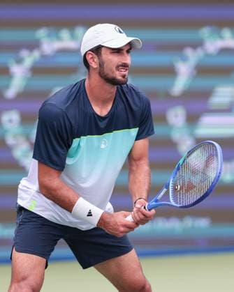 Hady Habib (LBN), Dubai Duty Free Tennis Championships, Dubai, U.A.E. Tennis - Dubai Tennis Championships 2025 - ATP, Tennis Herren - Dubai Duty Free Tennis Stadium - Dubai - - United Arab Emirates - 24 February 2025. Copyright: xJuergenxHasenkopfx