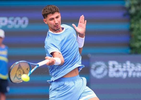 Alexei Popyrin, Dubai Duty Free Tennis Championships, Dubai, U.A.E. Tennis - Dubai Tennis Championships 2025 - ATP, Tennis Herren - Dubai Duty Free Tennis Stadium - Dubai - - United Arab Emirates - 24 February 2025. Copyright: xJuergenxHasenkopfx
