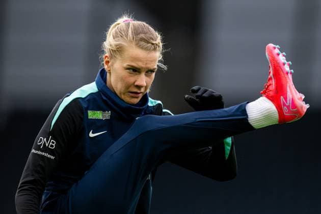 Sport Themen der Woche KW09 Sport Bilder des Tages 250224 Ada Hegerberg of the Norwegian women s national football team during a training session on February 24, 2025 in Stavanger. Photo: Vegard Grott BILDBYRAN kod VG VG0717 bbeng fotboll football soccer fotball norge norway women dam nations league träning practice training trening *** 250224 Ada Hegerberg of the Norwegian women s national football team during a training session on February 24, 2025 in Stavanger Photo Vegard Grott BILDBYRAN kod VG VG0717 bbeng fotboll football soccer fotball norge norway women dam nations league träning practice training trening  Copyright: VEGARDxGRoTT BB250224VG001