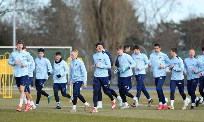 Mannschaft beim Warmlaufen, Luca Schuler, Ibrahim Maza, Diego Demme, Palko Dardai, Fabian Reese Fußball Fussball Saison 2024 2025 2. Bundesliga Herren DFL 24.02.2025 Training Auftakttrainining Hertha BSC Berlin DFL regulations prohibit any use of photographs as image sequences and or quasi-video.