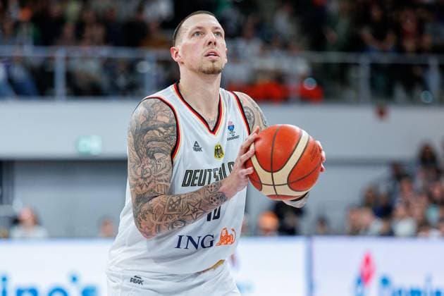 Daniel Theis (Deutschland, 10), Einzelbild, Einzelfoto, Portrait, Portraet, Freiwurf, Deutschland vs. Bulgarien, Basketball, FIBA EuroBasket 2025 Qualifiers, Gruppe D - Spieltag 6, 23.02.2025 Deutschland vs. Bulgarien, Basketball, FIBA EuroBasket 2025 Qualifiers, Gruppe D - Spieltag 6, 23.02.2025 Bamberg Copyright: xEibner-Pressefoto G.xSantemizx EP_GSZ